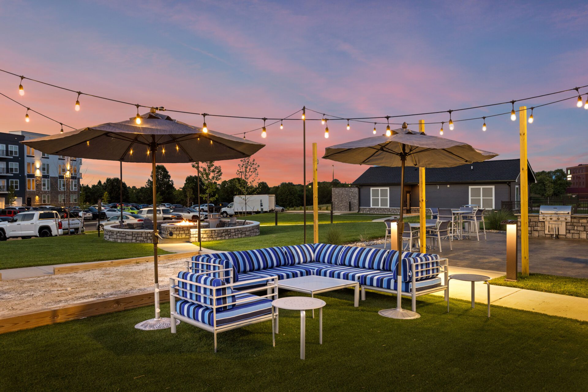 1551AristidesBlvdTwilight-10 Open yard park